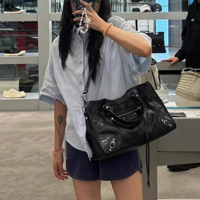 Street Style Rivet Tote Bag Bl - огляд і ціна Luxury Bags Vip