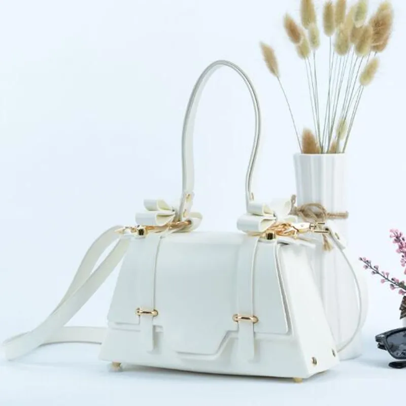 Luxury Designer  New Classic L - огляд і ціна Luxury Bags Japan