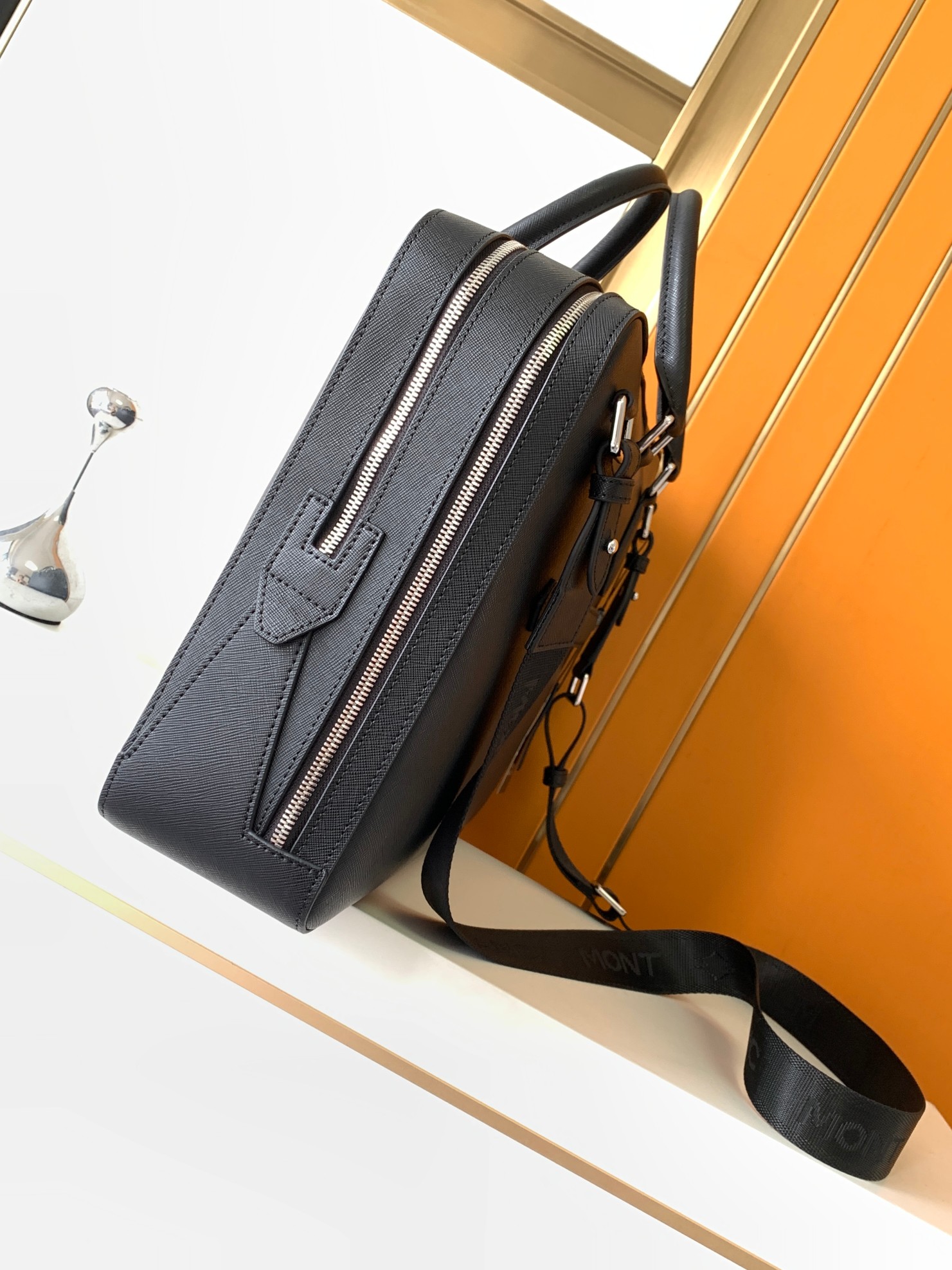 Luxury Men's Top-Handle Bags P - огляд і ціна Luxury Bags Laptop