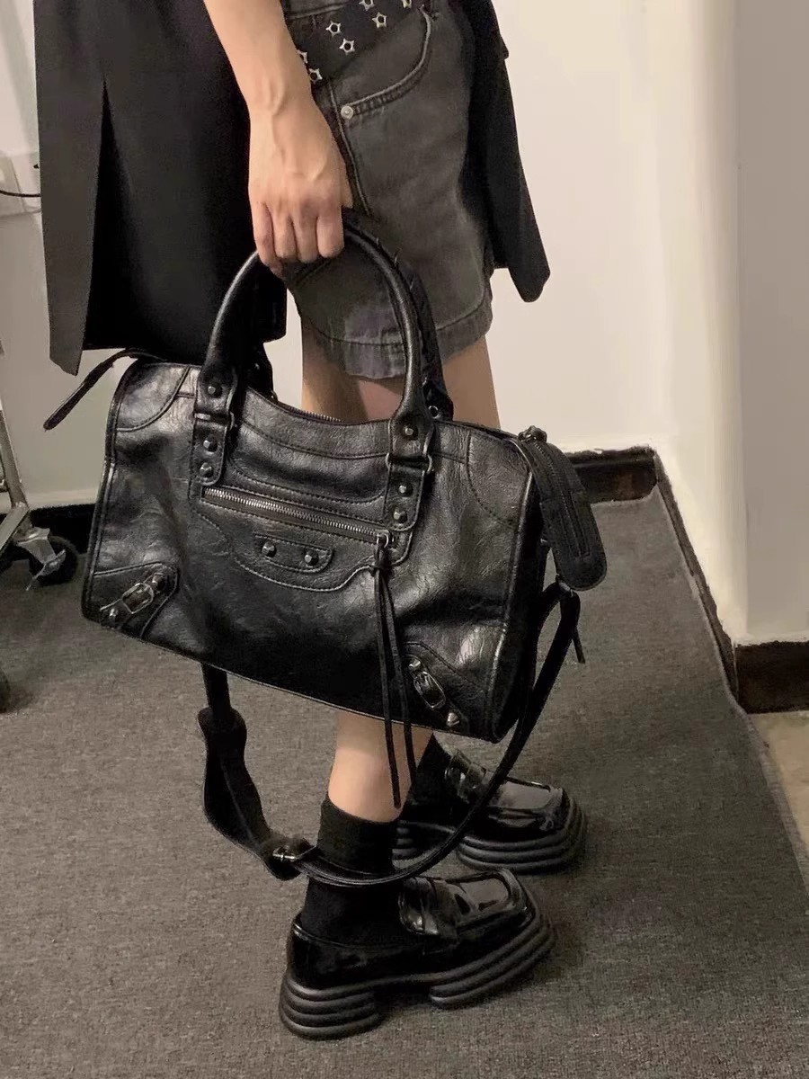Rivet Motorcycle Bag High-end  - огляд і ціна Luxury Bags Vip