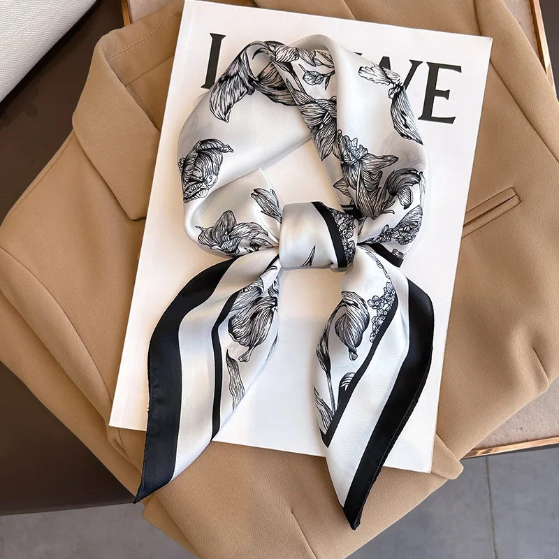 70*70cm Luxury Floral Print Si - огляд і ціна Luxury Bags China