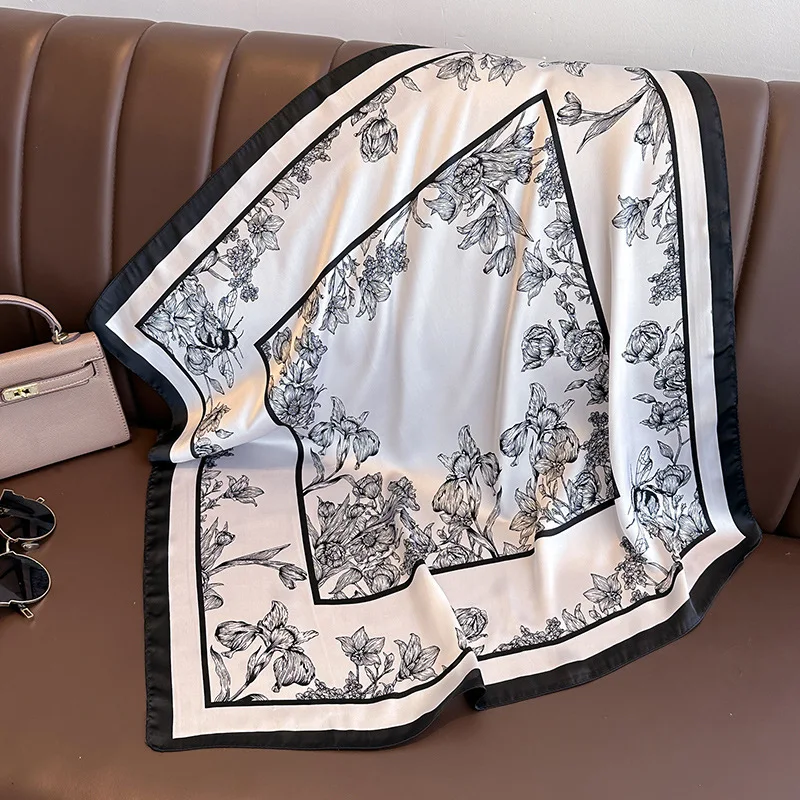 70*70cm Luxury Floral Print Si - огляд і ціна Luxury Bags China