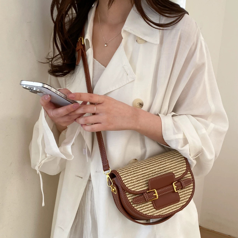 England Style Mini Straw Saddl - огляд і ціна Luxury Bags 2026