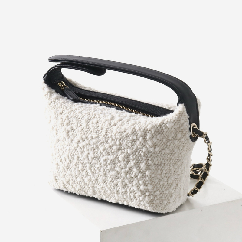 Leather Classic Mini Hobos Bag - огляд і ціна Luxury Bags 2026