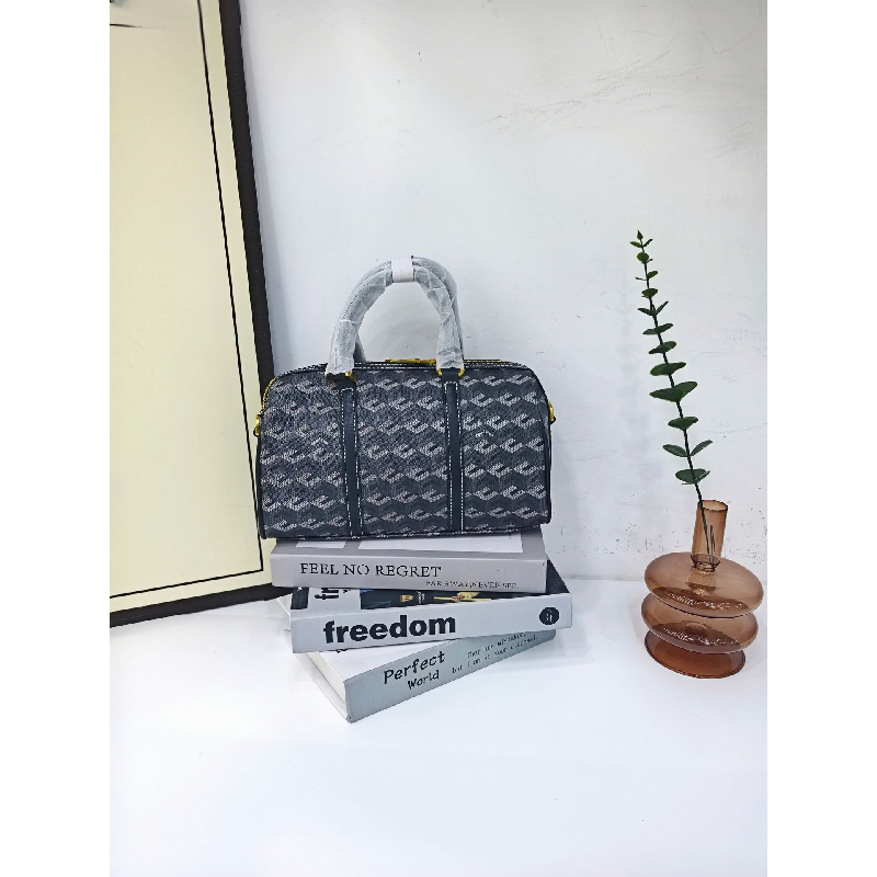 Geometric Boston Bag Women Lar - огляд і ціна Luxury Bags Goyard
